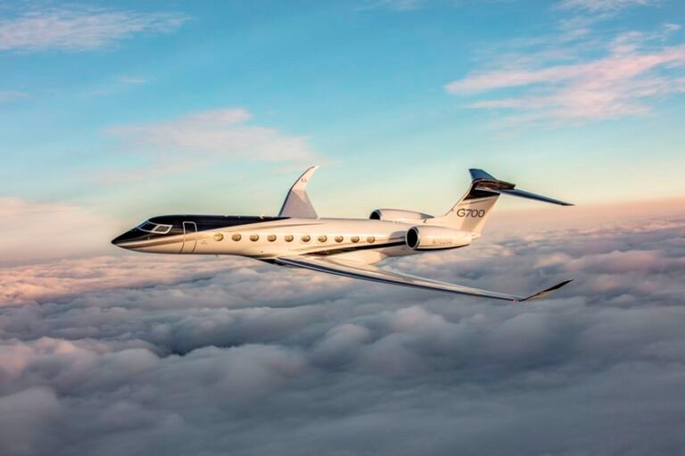 Gulfstream delivers 100th G700 and completes 100th G700 speed record